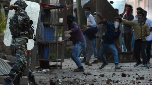 காஷ்மீர் மக்கள் போராட்டம்