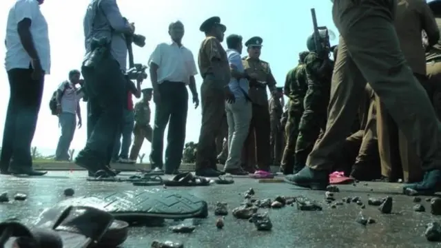 அம்பாந்தோட்டையில் சீன துறைமுக திட்டத்தை எதிர்த்து போராட்டம், மோதல்