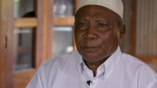 হাজী আমিন, কমোডো দ্বীপের পুরাতন বাসিন্দা।