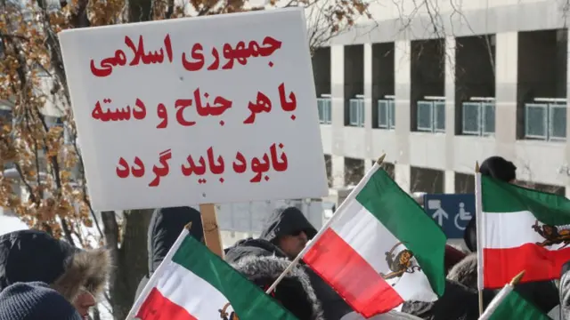 در کانادا در دو ماه اخیر بارها تظاهرات گسترده علیه جمهوری اسلامی در ایران برپا شده است