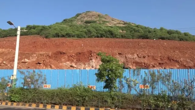 విశాఖపట్నం: సహజ రక్షణనిచ్చే కొండలను అభివృద్ధి, టూరిజం పేరుతో తవ్వేస్తున్నారు.