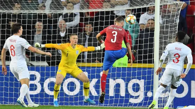 Mba Chek Rịpọblik ji ọkpụ goolu abụọ a satara otu merie Ịngland