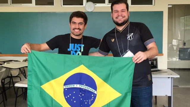 Gabriel e Francisco durante a competição da IMO