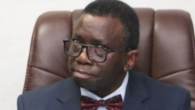 Mịnịsta Ahụike bụ Isaac Adewole