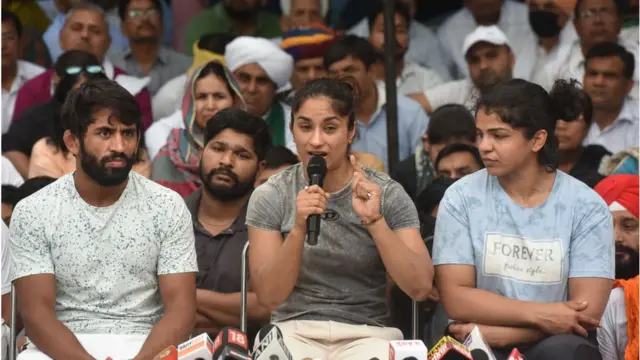 प्रदर्शनकारी पहलवान