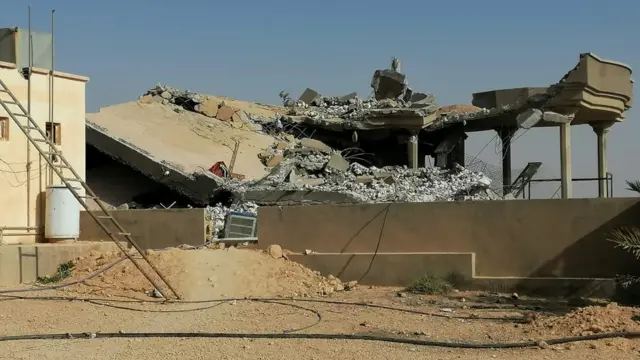 بقایای یکی از پایگاه‌های کتائب حزب‌الله در عراق بعد از بمباران آمریکا