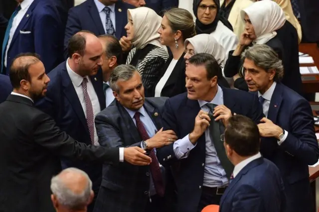 AKP İzmir Milletvekili Alpay Özalan