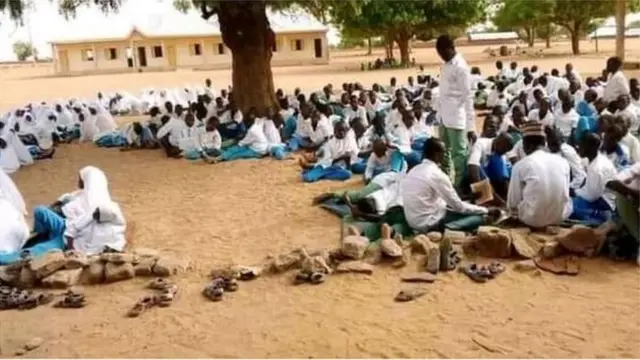 Awọ̀ akẹkọọ to joko silẹ