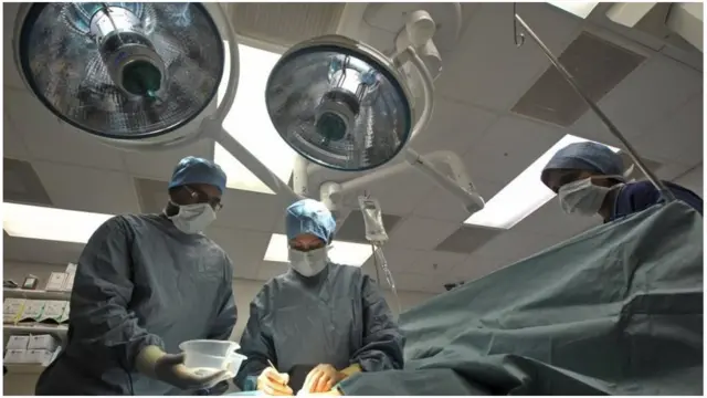 Mrs Simpson ayaa ah bukaankii afaraad ee gudaha UK loogu sameeyo qaliinkan