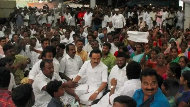 போராட்டத்தில் எதிர்க்கட்சித் தலைவர் ஸ்டாலின்