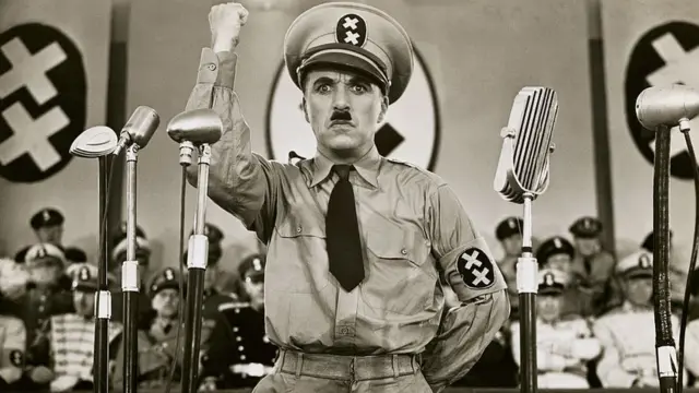 Charlie Chaplin en "El Gran Dictador"