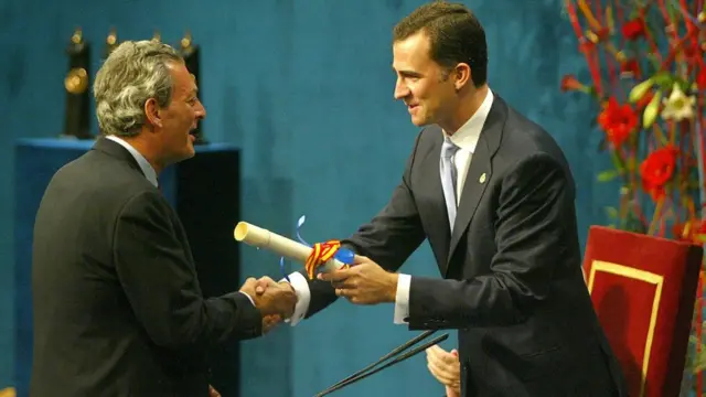 Paul Auster y el entonces príncipe Felipe de Borbón en 2006.