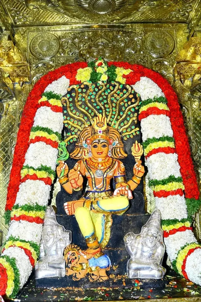 శ్రీకాళహస్తి దేవాలయంలో దక్షిణామూర్తి విగ్రహం