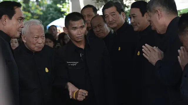 พล.อ.ประยุทธ์ จันทร์โอชา นำ ครม.เข้าขอพร พล.อ.เปรม ติณสูลานนท์ ทุกเทศกาลทั้งปีใหม่และสงกรานต์