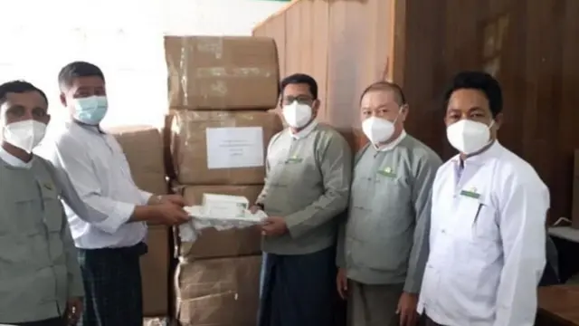 ရွေးကောက်ပွဲကော်မရှင်ကို နှာခေါင်းစည်းတွေလှူဒါန်း