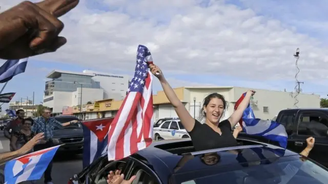 میامی میں رہنے والے کیوبن افراد جشن منا رہے ہیں