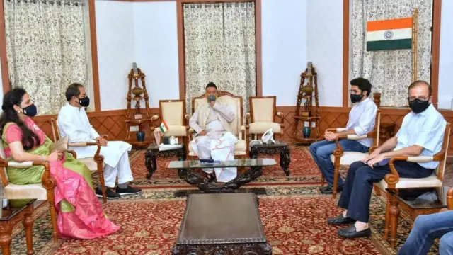 उद्धव ठाकरे, भगतसिंह कोश्यारी