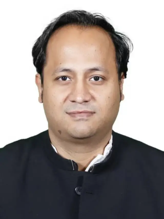 Rus pornosi: Onam qizini orgazmga olib keladi