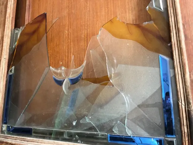 ధ్వంసమన అద్దం