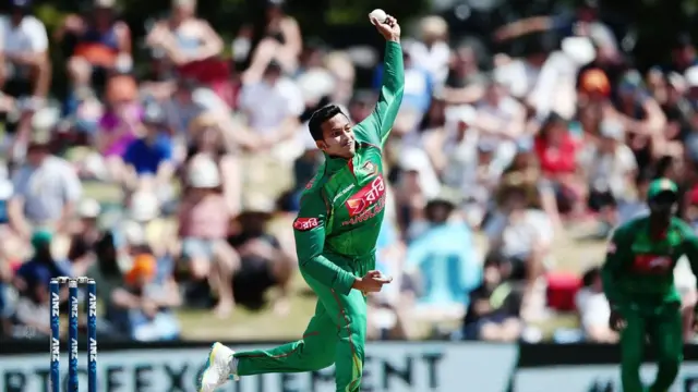 সাকিব বাঁহাতের কনিষ্ঠায় চোট পান এ বছর জানুয়ারি মাসে