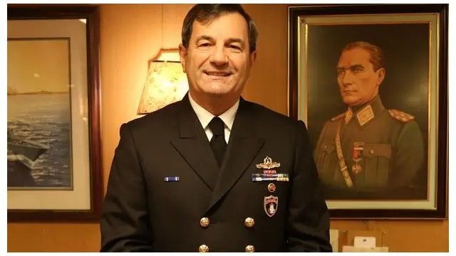 Donanma Komutanı Oramiral Veysel Kösele kaçırılarak bir firkateyne bindirilmişti.