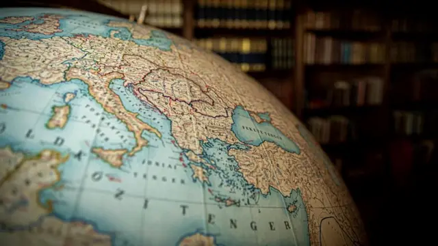 В мае Виктор Орбан выложил фото Великой Венгрии, в которую входили части Сербии, Румынии, Словакии и Хорватии