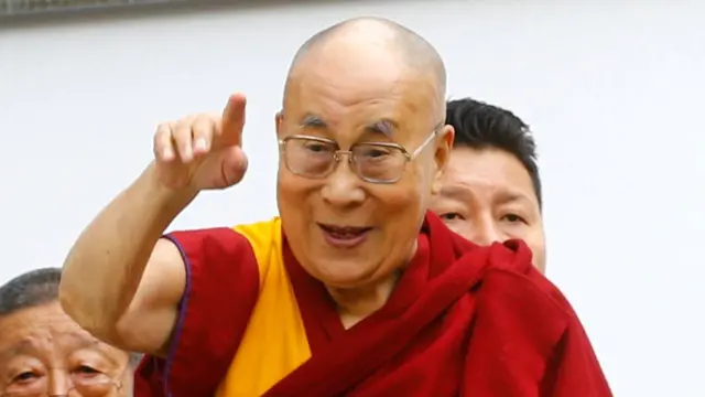 Далай-лама является лидером тибетских буддистов