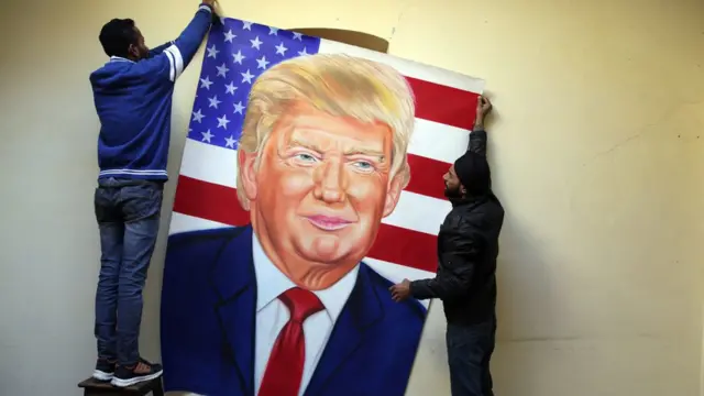 Плакат с Трампом