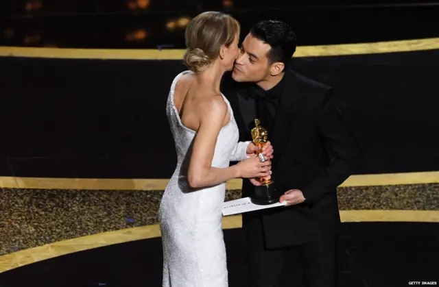 बेस्ट एक्ट्रेस का ख़िताब लेतीं रेने ज़ेनवेगर