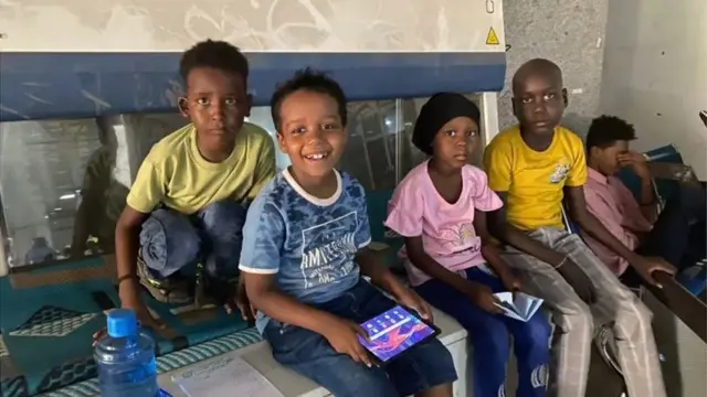 Des enfants soudanais atteints d'un cancer, à l'hôpital Al-Zorra, dans l'État de Gezira