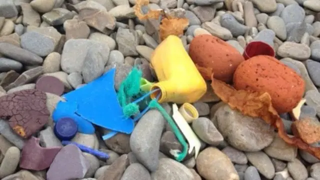 أشياء ملونة