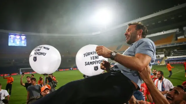 Teknik direktör Okan Buruk