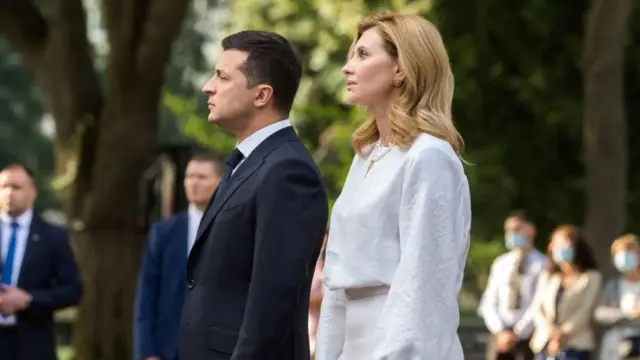 Ukraine's President Volodymyr Zelensky (L) and First Lady Olena Zelenska in Kyiv in 2020