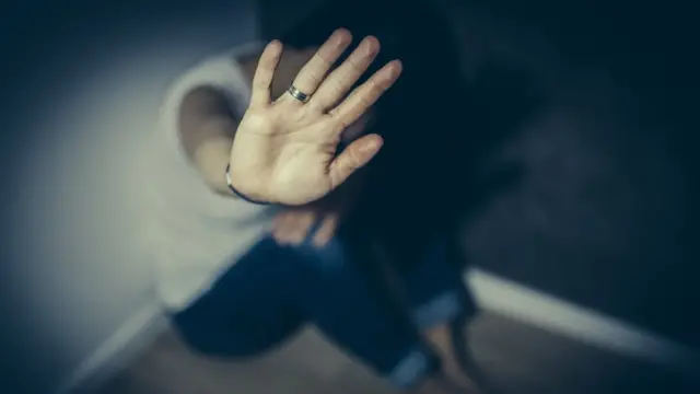 ஓடும் பேருந்தில் சிறுமி பாலியல் வன்கொடுமை