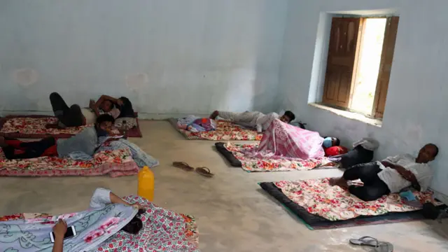 जाजरकोटमा क्वारन्टीनमा बसेका मानिसहरु