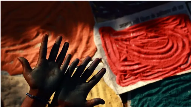 બાળકીના હાથની તસવીર