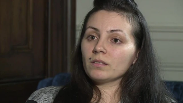 크리스티나 보스앙카는 유치장에서 홀로 출산했다