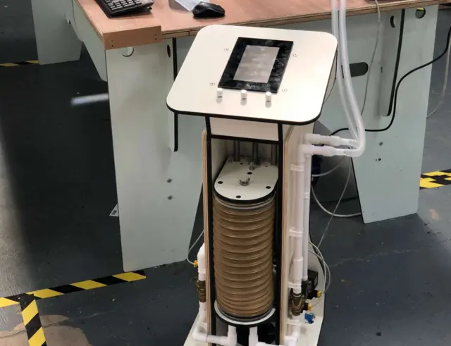 Ross Hunter's prototype ventilator