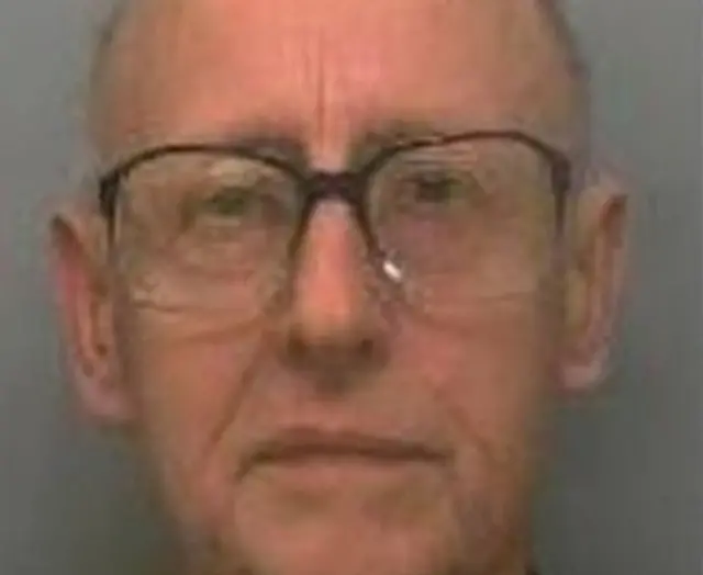 리처드 데이비드 화이트는 1980년대 다운사이트 스쿨에서 학생들을 가르쳤다