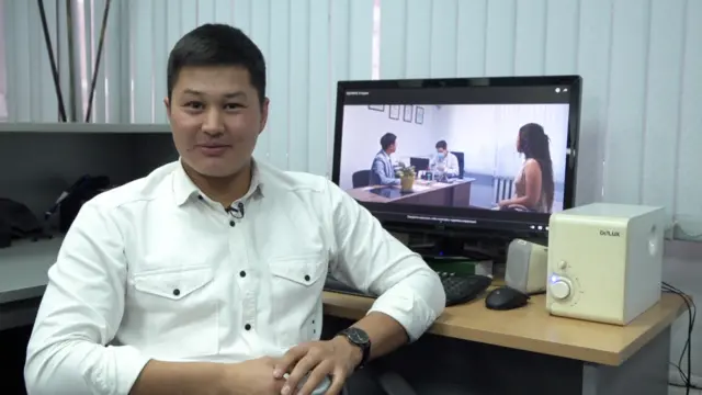 Жанат веб сериалдарды каалаган убакта, каалаган жерден көрүүгө мүмкүн болгону үчүн ыңгайлуу дейт