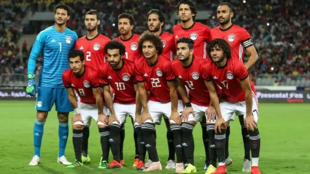Les footballeurs égyptiens posent avant un match de qualification pour la CAN 2019, contre la Tunisie, le 16 novembre 2018, à Alexandrie.