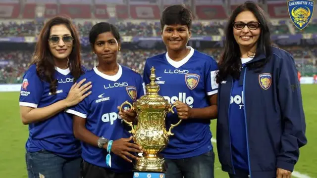 கால்பந்தாட்ட அணி