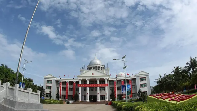 Tòa nhà ủy ban thành phố Tam Sa của Trung Quốc tại đảo Phú Lâm, quần đảo Hoàng Sa chụp hồi 25/7/2012