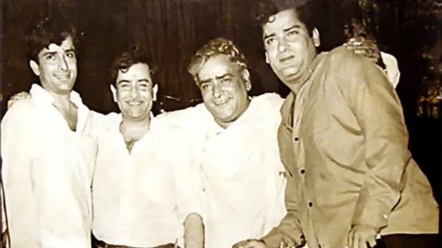 बाएं से शशि, राज, पृथ्वीराज और शम्मी कपूर