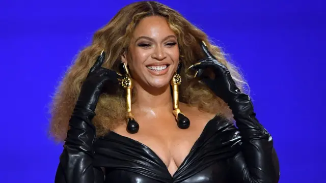Beyoncé en los Grammy 2021
