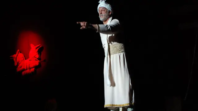 نمایشنامه "فردوسی"