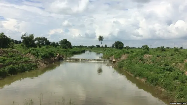 अमरावतीतल्या बग्गी आणि जहागिरपूर या गावांमध्ये जलयुक्त शिवारची कामं करण्यात आली.