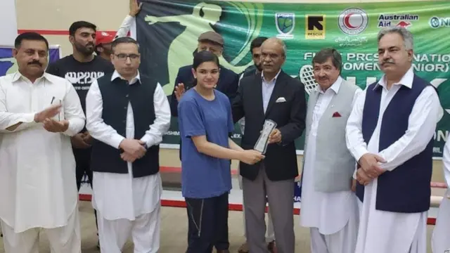 ثنا بہادر، سکواش