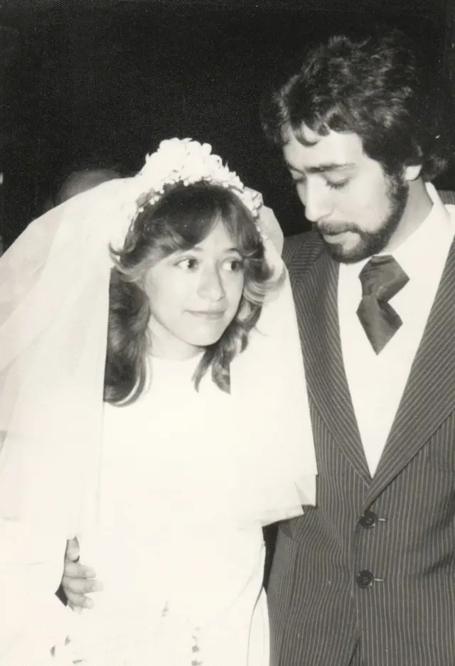 En el día de su boda.