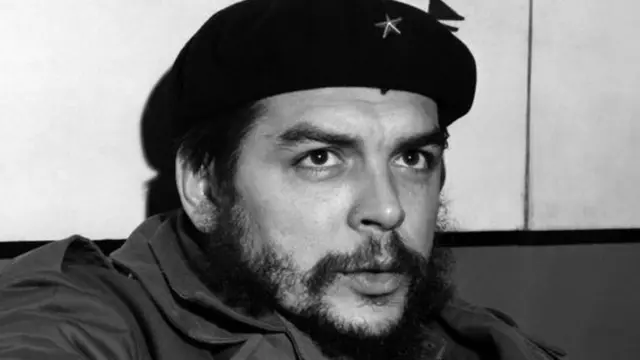 L'un de ses portraits le montrant l'air farouche, portant béret et cheveux longs ont fait le tour du monde.